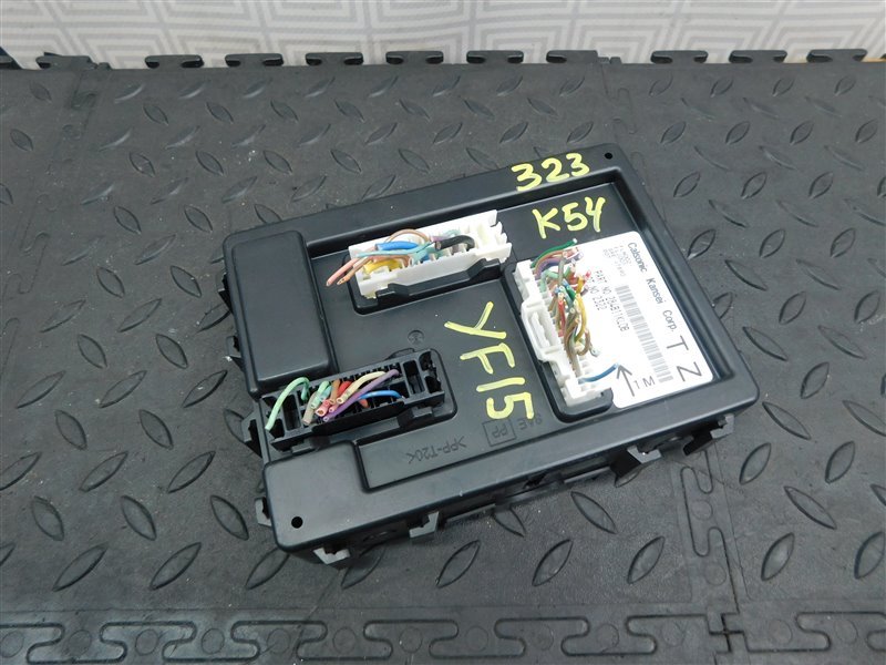 Блок управления NISSAN JUKE YF15-068657 HR15-DE 2012 (б/у)