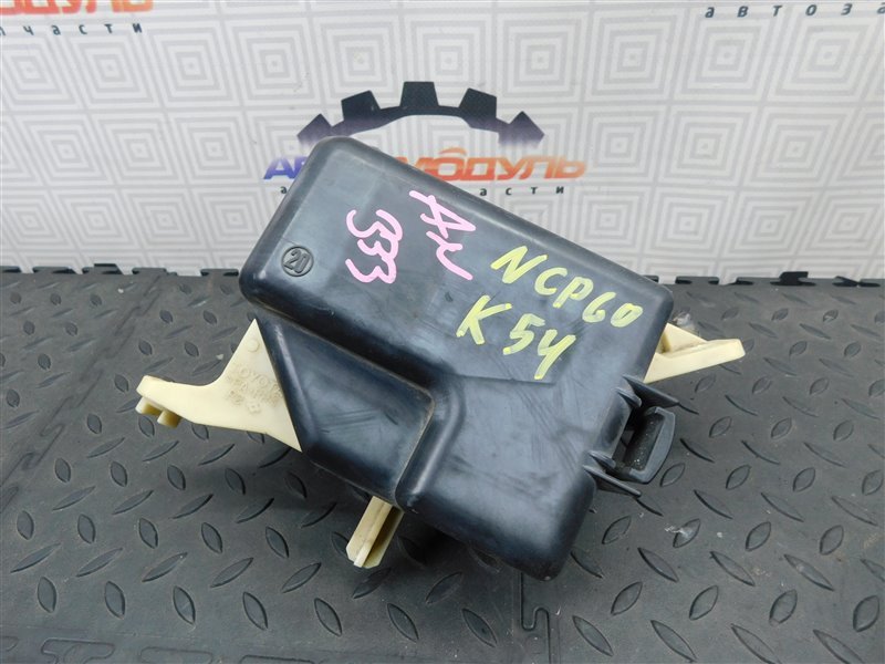 Блок предохранителей TOYOTA IST NCP60-0141247 2NZ-FE 2004 (б/у)