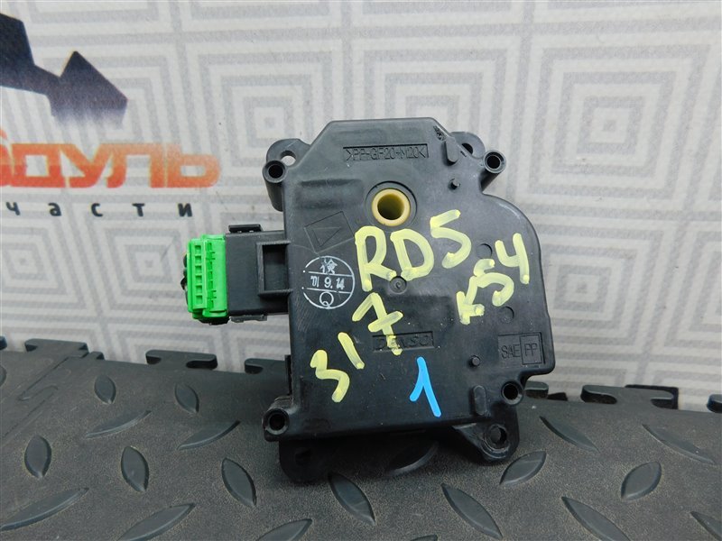 Сервопривод заслонок печки HONDA CR-V RD5-1002079 K20A 2001 (б/у)