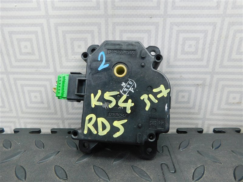Сервопривод заслонок печки HONDA CR-V RD5-1002079 K20A 2001 (б/у)