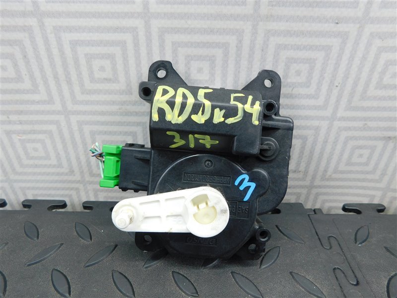 Сервопривод заслонок печки HONDA CR-V RD5-1002079 K20A 2001 (б/у)
