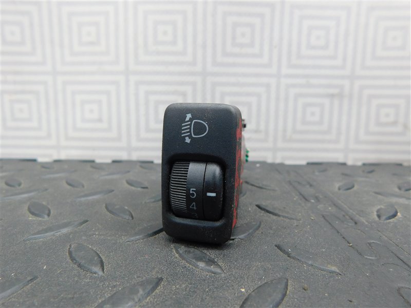 Блок управления TOYOTA PROBOX NCP58-0063949 1NZ-FE 2008 (б/у)