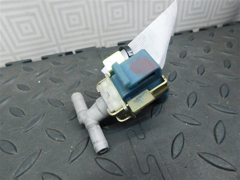 Клапан вакуумный TOYOTA IST NCP65-0020494 1NZ-FE 2003 (б/у)