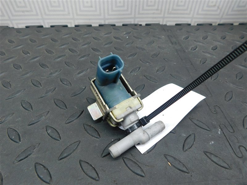 Клапан вакуумный TOYOTA VITZ NCP10-0157699 2NZ-FE 2002 (б/у)