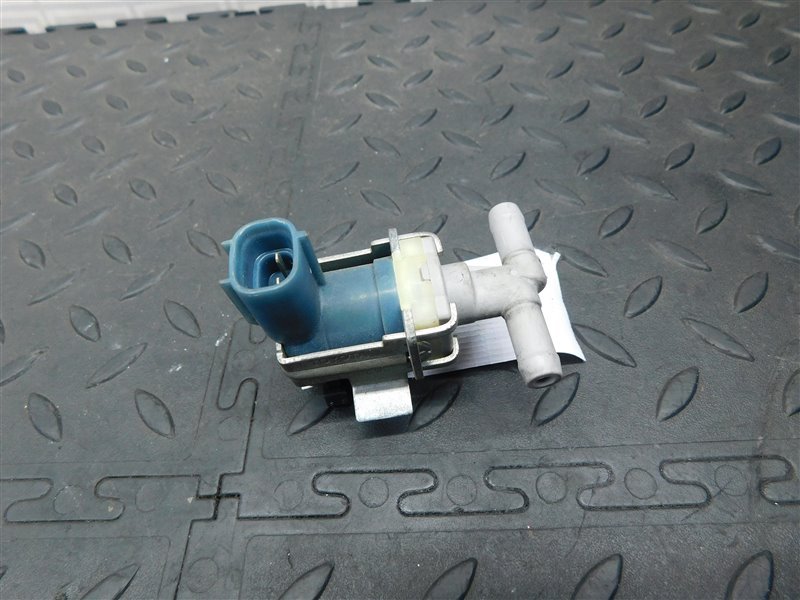 Клапан вакуумный TOYOTA PROBOX NCP58-0063949 1NZ-FE 2008 (б/у)