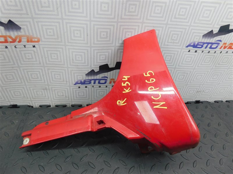 Накладка на порог TOYOTA IST NCP65-0020494 1NZ-FE 2003 правая (б/у)