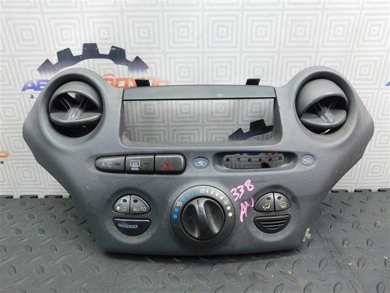 Блок управления климат-контролем TOYOTA VITZ NCP10-0157699 2NZ-FE 2002 (б/у)