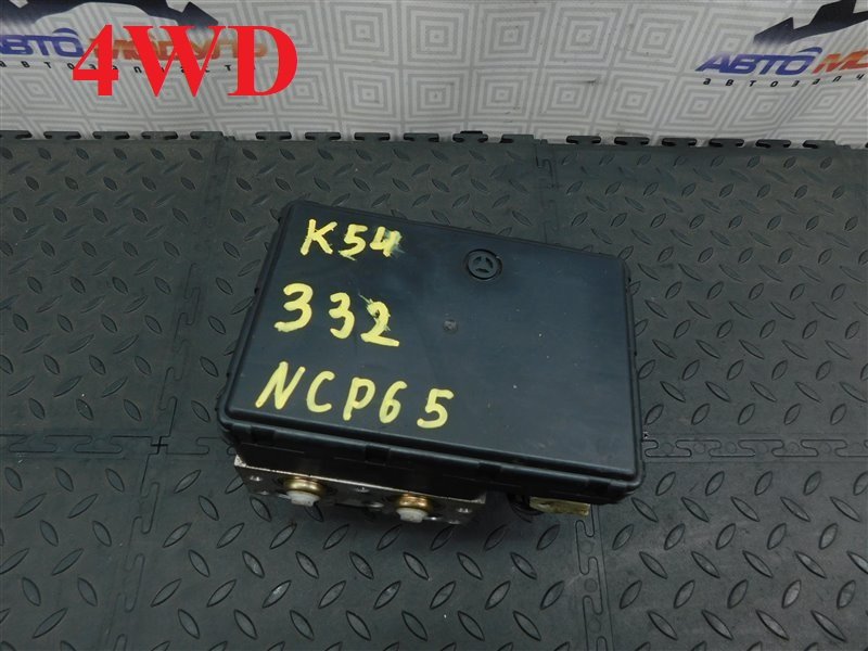Блок ABS TOYOTA IST NCP65-0020494 1NZ-FE 2003 (б/у)
