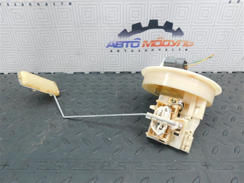 Топливный насос TOYOTA IST NCP60-0141247 2NZ-FE 2004 (б/у)