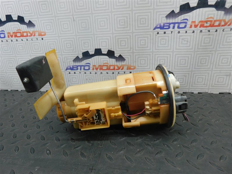 Топливный насос TOYOTA VITZ NCP10-0157699 2NZ-FE 2002 (б/у)