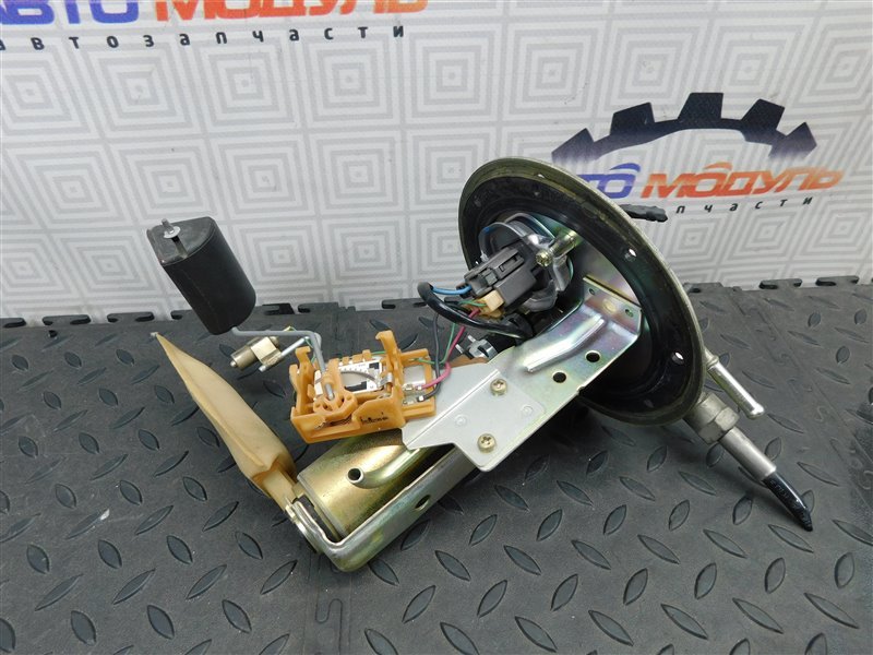Топливный насос TOYOTA COROLLA EE111-5050872 4E-FE 1998 (б/у)