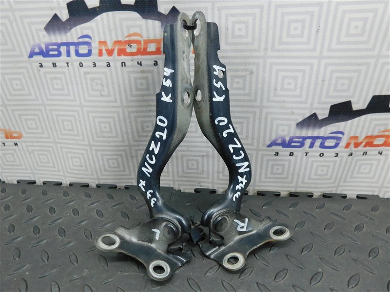 Петля капота TOYOTA RAUM NCZ20-0141283 1NZ-FE 2010 (б/у)