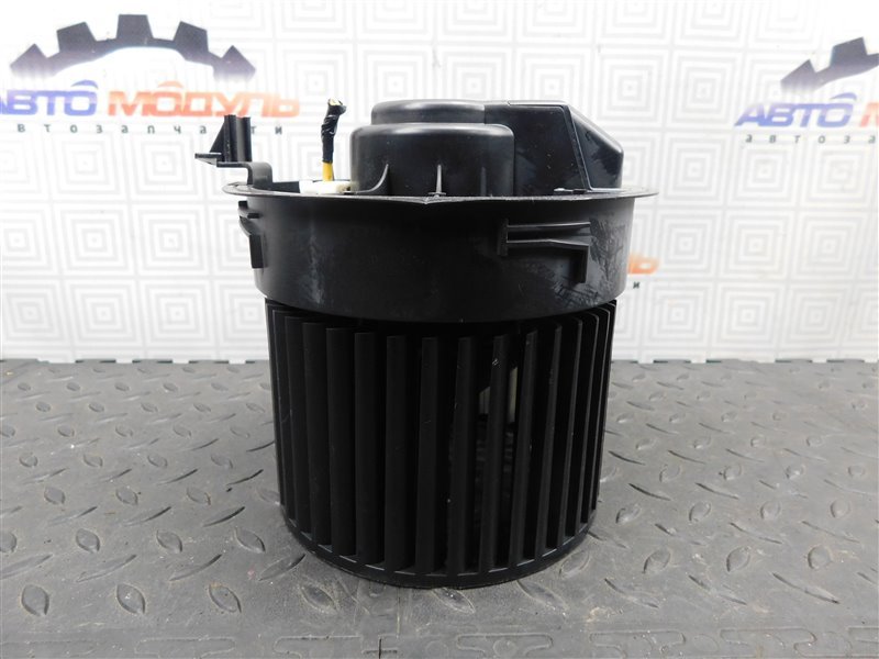 Мотор печки NISSAN JUKE YF15-068657 HR15-DE 2012 (б/у)