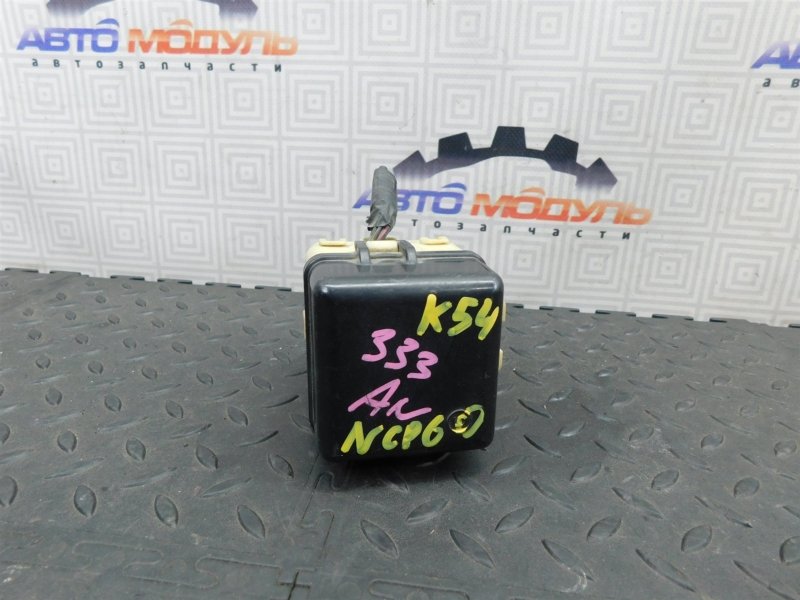 Блок предохранителей TOYOTA IST NCP60-0141247 2NZ-FE 2004 (б/у)