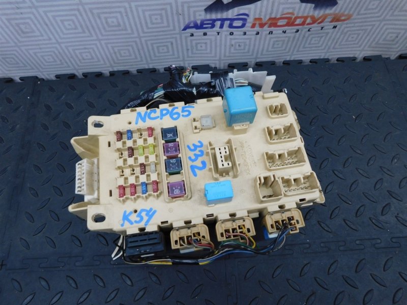 Блок предохранителей TOYOTA IST NCP65-0020494 1NZ-FE 2003 (б/у)