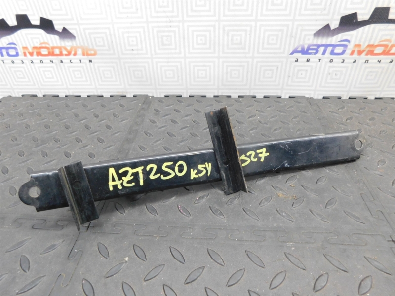 Крепление аккумулятора TOYOTA AVENSIS AZT250-0003009 1AZ-FSE 2004 (б/у)