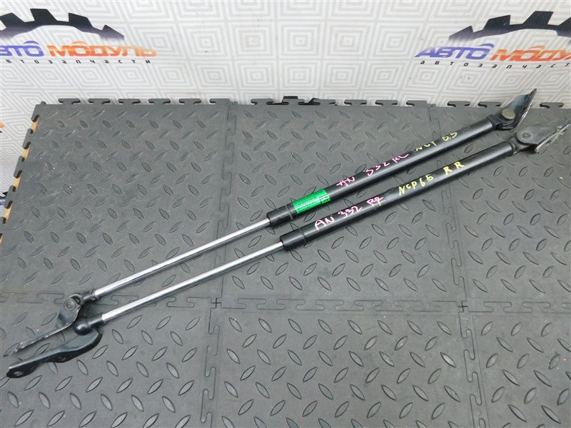 Амортизатор двери багажника TOYOTA IST NCP65-0020494 1NZ-FE 2003 задний (б/у)