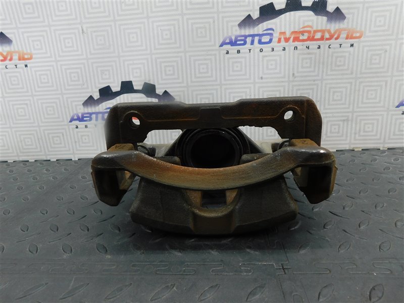 Суппорт HONDA STREAM RN3 передний правый (б/у) Суппорт HONDA STREAM RN3 передний правый (б/у)