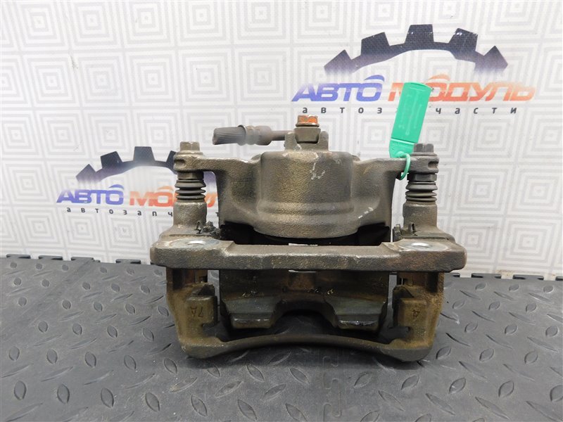 Суппорт HONDA STREAM RN1 передний правый (б/у) Суппорт HONDA STREAM RN1 передний правый (б/у)