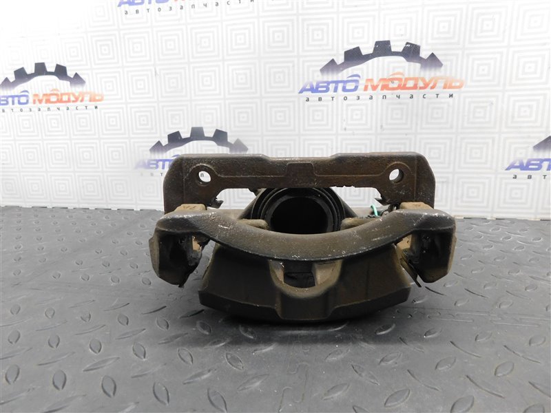 Суппорт HONDA STREAM RN1 передний правый (б/у) Суппорт HONDA STREAM RN1 передний правый (б/у)