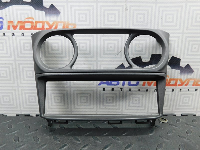 Консоль магнитофона NISSAN SUNNY FB15-379922 QG15-DE 2003 (б/у)