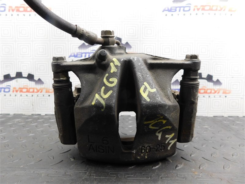 Суппорт TOYOTA PROGRES JCG11 передний левый (б/у)