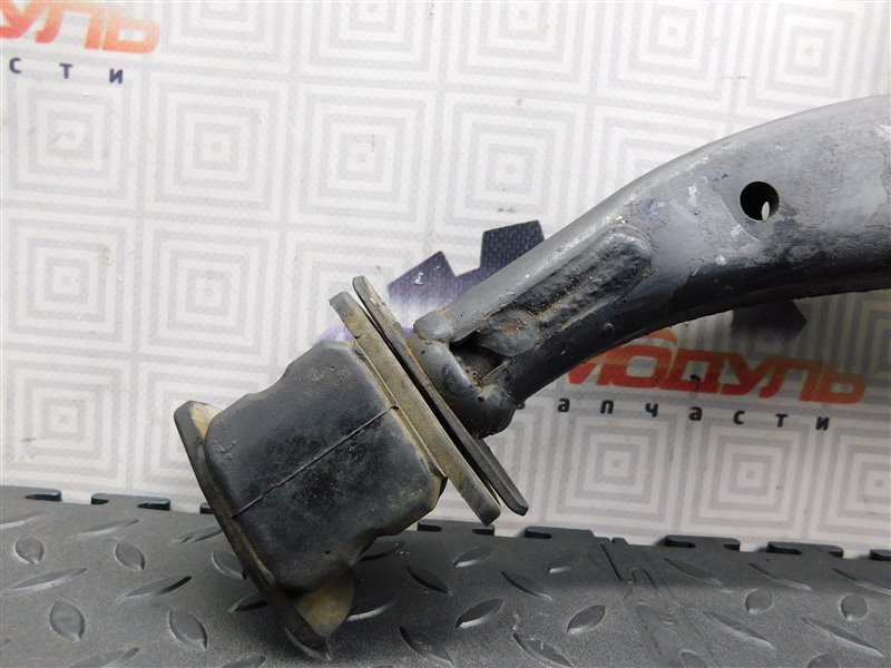 Рычаг HONDA HR-V GH3 D16A передний правый (б/у) Рычаг HONDA HR-V GH3 D16A передний правый (б/у)