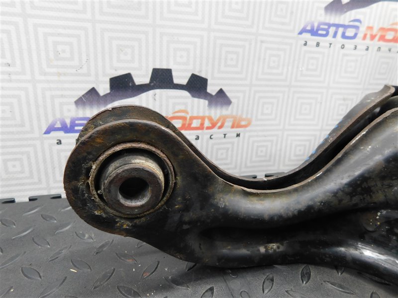 Рычаг HONDA ODYSSEY RA3 задний правый (б/у) Рычаг HONDA ODYSSEY RA3 задний правый (б/у)