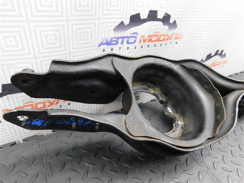 Рычаг HONDA ODYSSEY RA3 задний левый (б/у) Рычаг HONDA ODYSSEY RA3 задний левый (б/у)