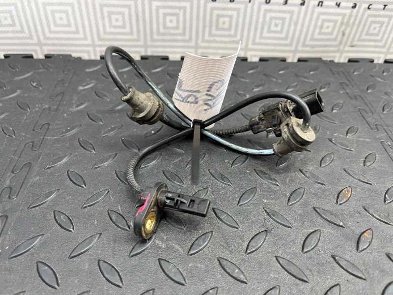 Датчик abs HONDA STEPWGN RK5 задний левый (б/у) Датчик abs HONDA STEPWGN RK5 задний левый (б/у)