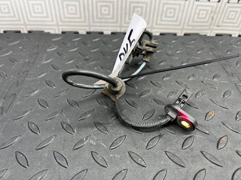 Датчик abs HONDA STEPWGN RK5 задний левый (б/у) Датчик abs HONDA STEPWGN RK5 задний левый (б/у)