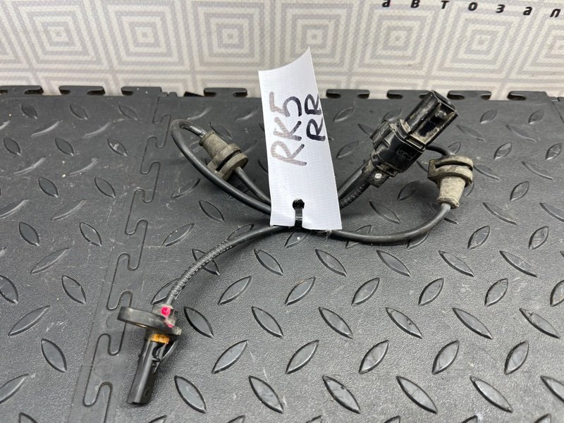 Датчик abs HONDA STEPWGN RK5 задний правый (б/у) Датчик abs HONDA STEPWGN RK5 задний правый (б/у)
