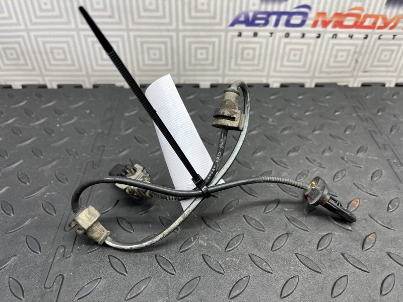 Датчик abs HONDA STEPWGN RK5 задний правый (б/у) Датчик abs HONDA STEPWGN RK5 задний правый (б/у)