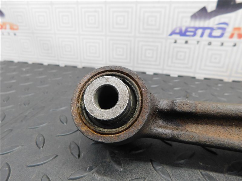 Рычаг HONDA ODYSSEY RA3 передний правый (б/у) Рычаг HONDA ODYSSEY RA3 передний правый (б/у)