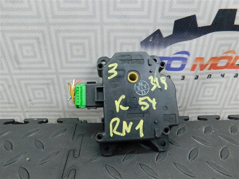 Сервопривод заслонок печки HONDA STREAM RN1-2001811 D17A 2004 (б/у)