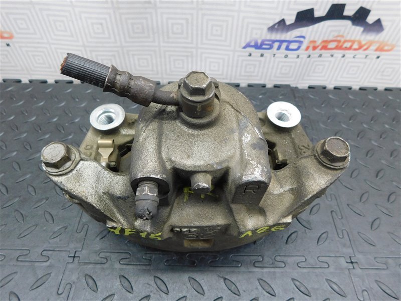 Суппорт NISSAN JUKE YF15 передний правый (б/у) Суппорт NISSAN JUKE YF15 передний правый (б/у)