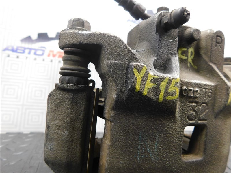 Суппорт NISSAN JUKE YF15 передний правый (б/у) Суппорт NISSAN JUKE YF15 передний правый (б/у)