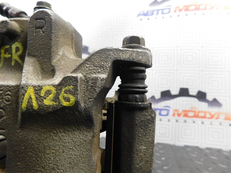 Суппорт NISSAN JUKE YF15 передний правый (б/у) Суппорт NISSAN JUKE YF15 передний правый (б/у)