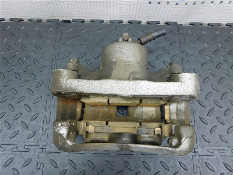 Суппорт NISSAN JUKE YF15 передний правый (б/у) Суппорт NISSAN JUKE YF15 передний правый (б/у)