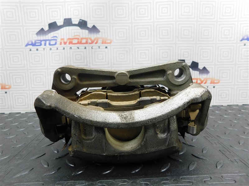 Суппорт NISSAN JUKE YF15 передний правый (б/у) Суппорт NISSAN JUKE YF15 передний правый (б/у)