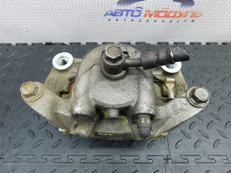 Суппорт NISSAN JUKE YF15 передний левый (б/у) Суппорт NISSAN JUKE YF15 передний левый (б/у)