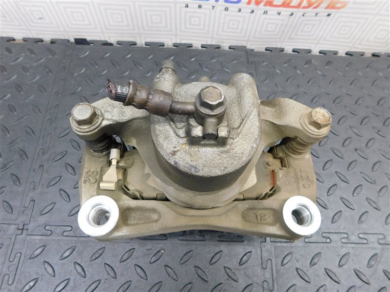 Суппорт NISSAN JUKE YF15 передний левый (б/у) Суппорт NISSAN JUKE YF15 передний левый (б/у)