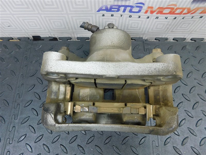 Суппорт NISSAN JUKE YF15 передний левый (б/у) Суппорт NISSAN JUKE YF15 передний левый (б/у)