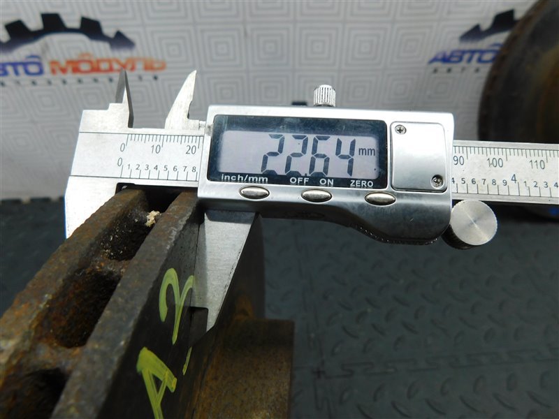 Диск тормозной HONDA ODYSSEY RA3 передний (б/у) Диск тормозной HONDA ODYSSEY RA3 передний (б/у)