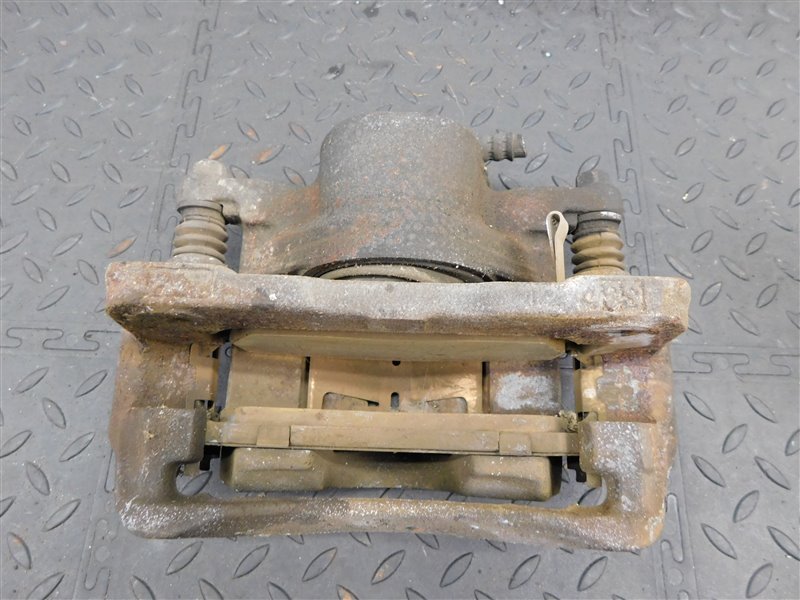 Суппорт HONDA HR-V GH3 передний правый (б/у) Суппорт HONDA HR-V GH3 передний правый (б/у)