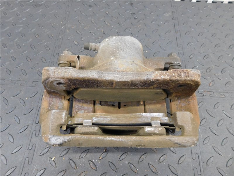 Суппорт HONDA HR-V GH3 передний левый (б/у) Суппорт HONDA HR-V GH3 передний левый (б/у)