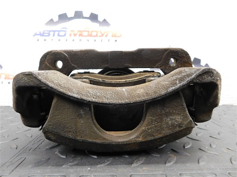 Суппорт HONDA ODYSSEY RA3 передний левый (б/у) Суппорт HONDA ODYSSEY RA3 передний левый (б/у)