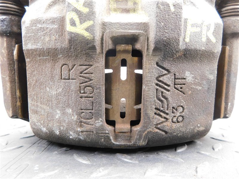 Суппорт HONDA ODYSSEY RA3 передний правый (б/у) Суппорт HONDA ODYSSEY RA3 передний правый (б/у)