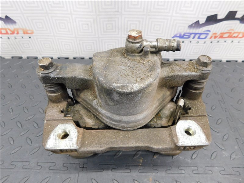 Суппорт HONDA ODYSSEY RA3 передний правый (б/у) Суппорт HONDA ODYSSEY RA3 передний правый (б/у)