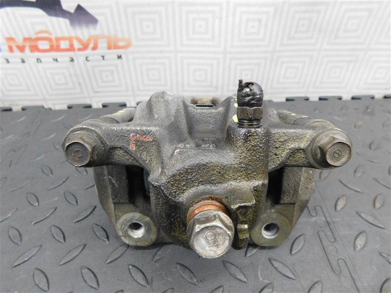 Суппорт HONDA ODYSSEY RA3 задний левый (б/у) Суппорт HONDA ODYSSEY RA3 задний левый (б/у)